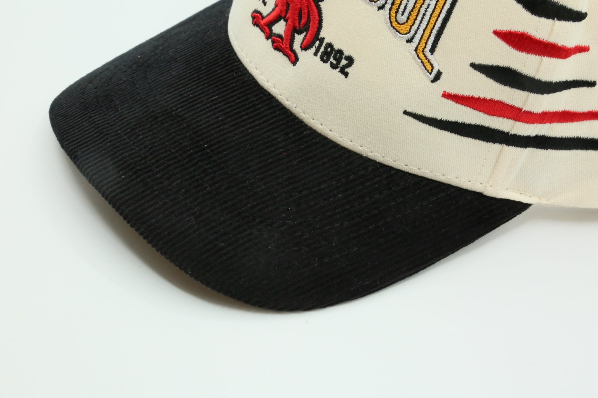 Liverpool Flags Cream/Black Corduroy - MaisonHats