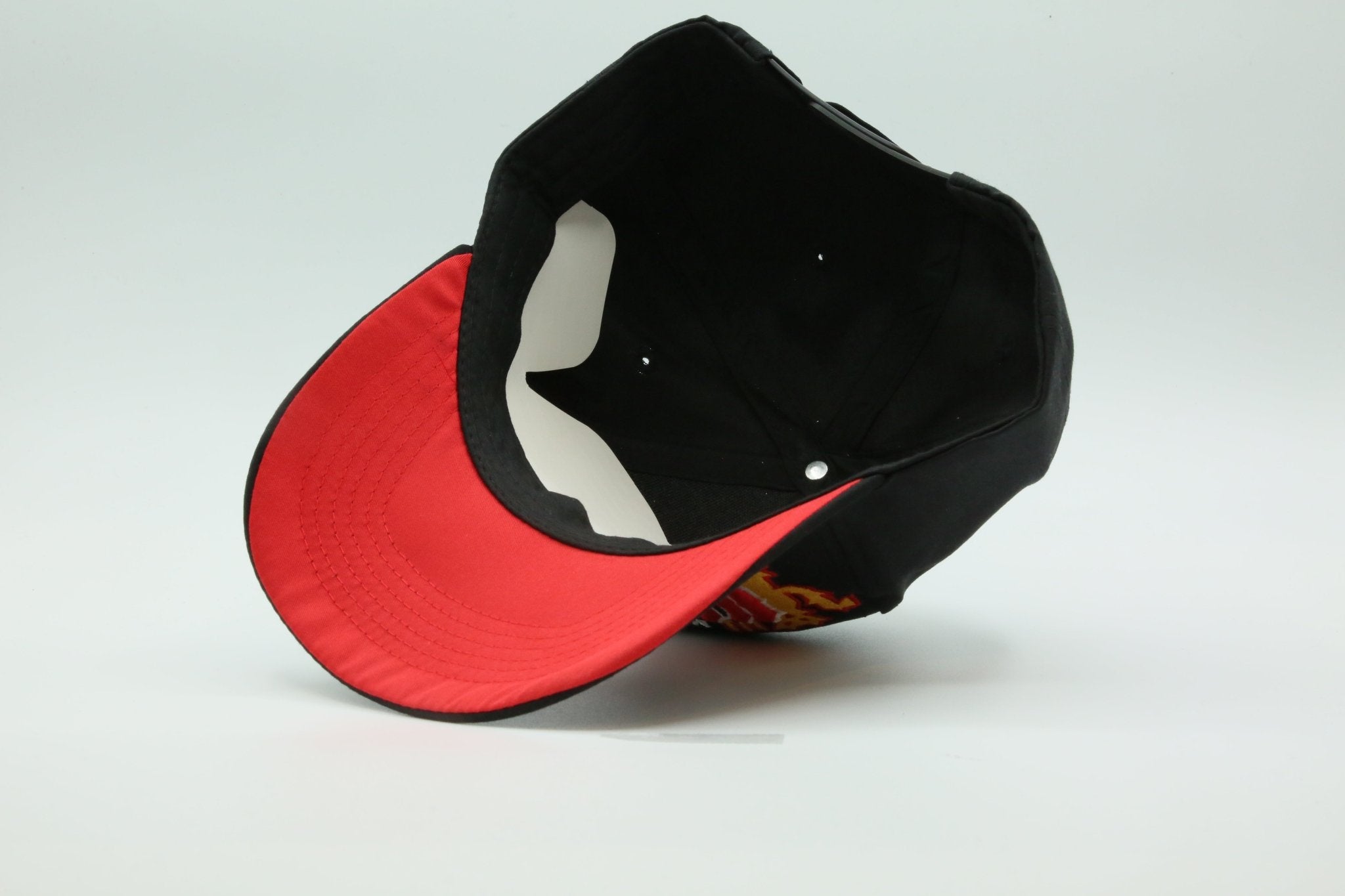 United Black Red Underbrim - MaisonHats